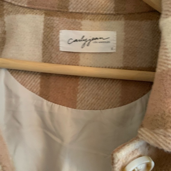 Carly Jean Los Angeles Tan Plaid Utility Jacket - Picture 2 of 3